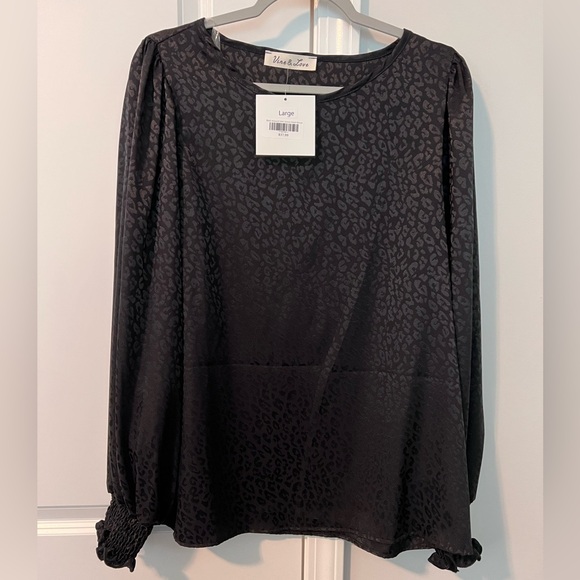Vine & Love Tops - Black Leopard Print Top